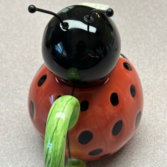 Vintage Ladybug Teapot Personal Size - Picture 11 of 11